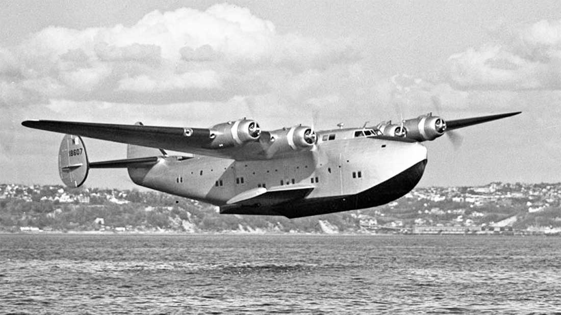 Boeing Clipper on late finals